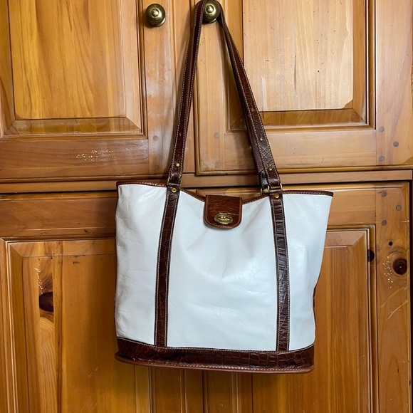 Brahmin Handbags - VINTAGE BRAHMIN WHITE LEATHER TOTE PURSE